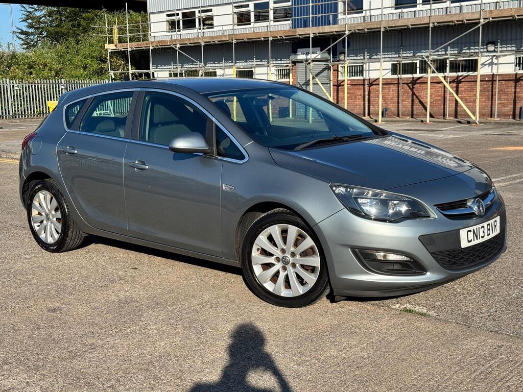 Vauxhall Astra Hatchback 1.7 CDTi ecoFLEX Tech Line Euro 5 (s/s) 5dr