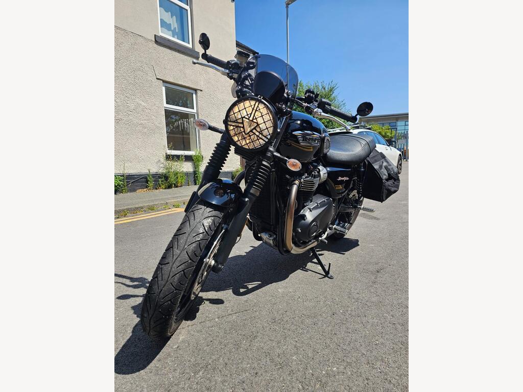 Triumph Street Twin