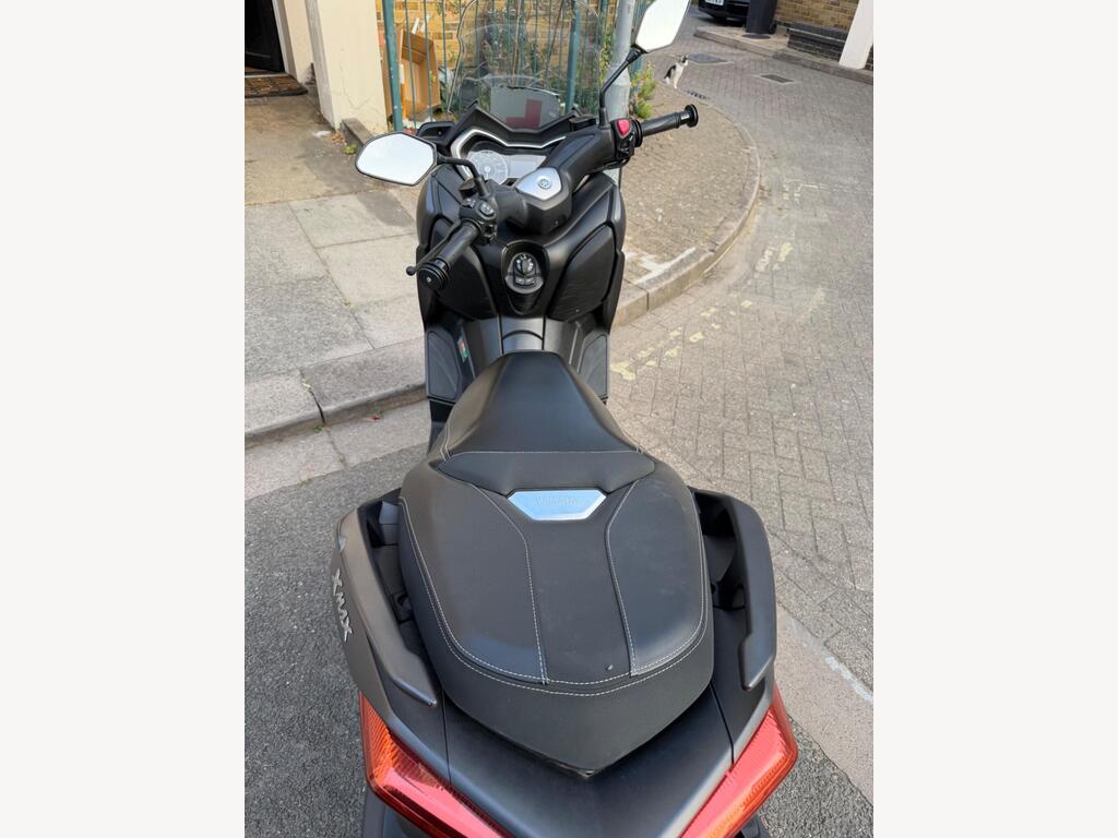 Yamaha XMAX 125