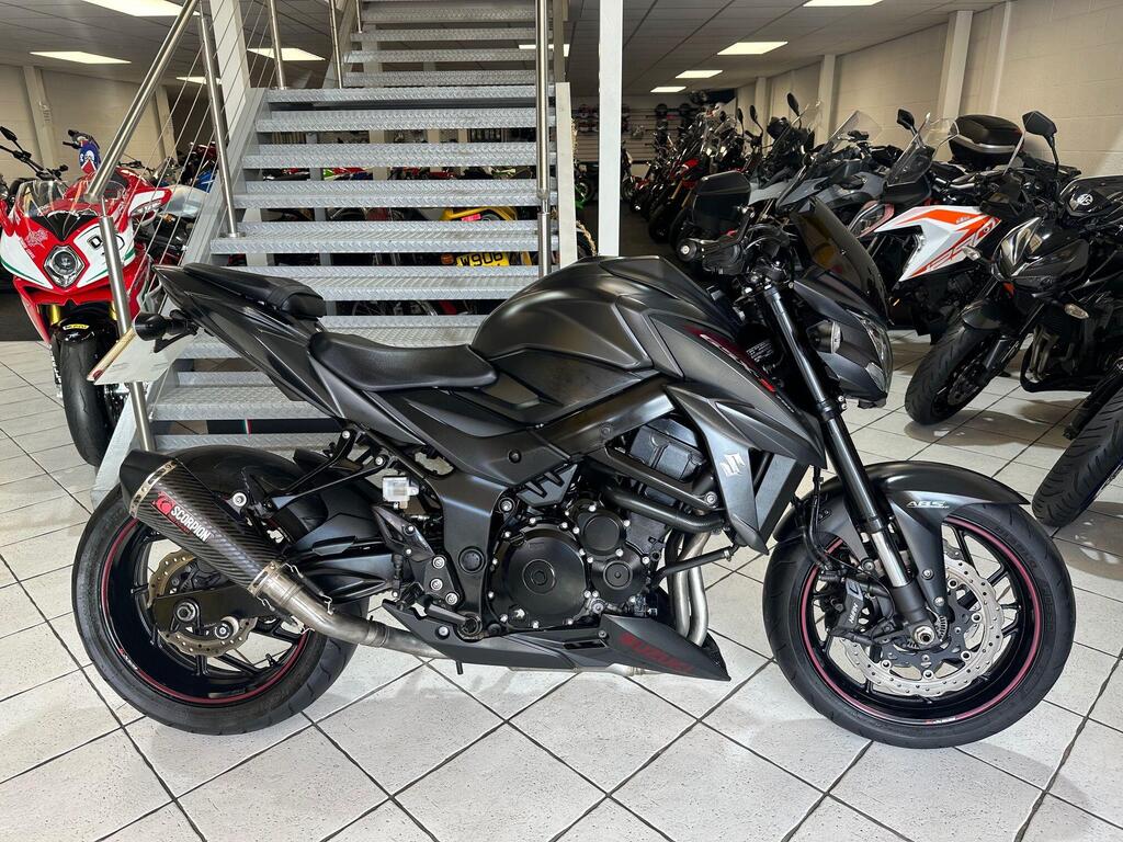 Suzuki GSX-S750