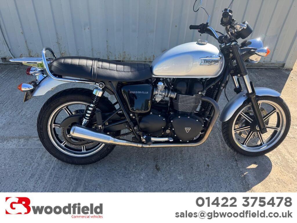 Triumph Bonneville 865