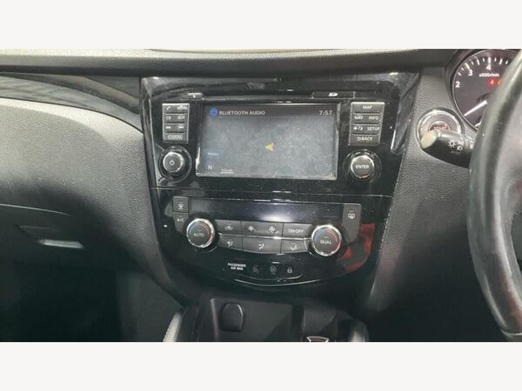 2014 Nissan Qashqai thumbnail 10