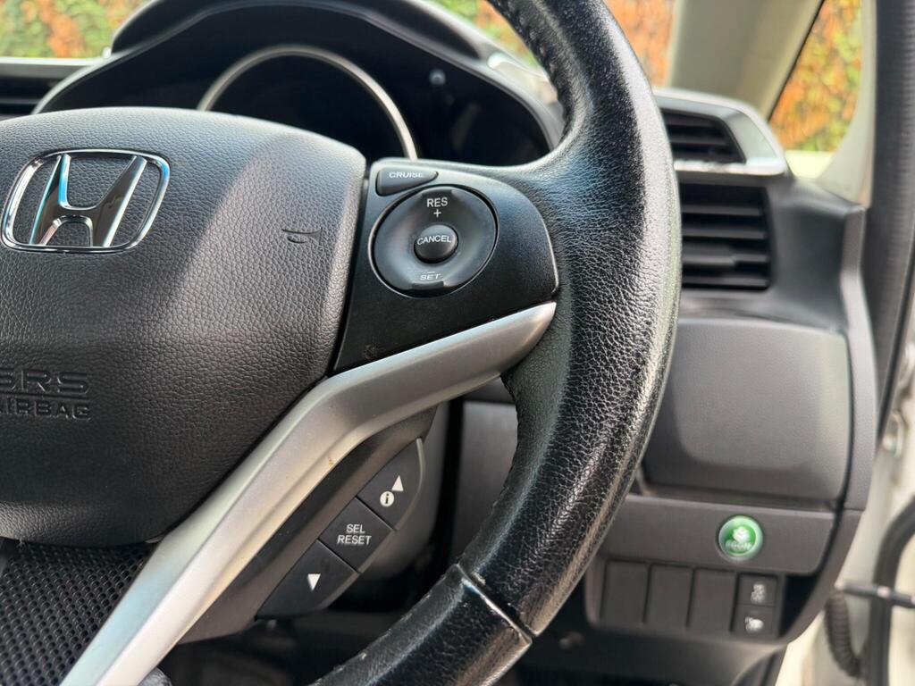 2014 Honda Jazz thumbnail 32