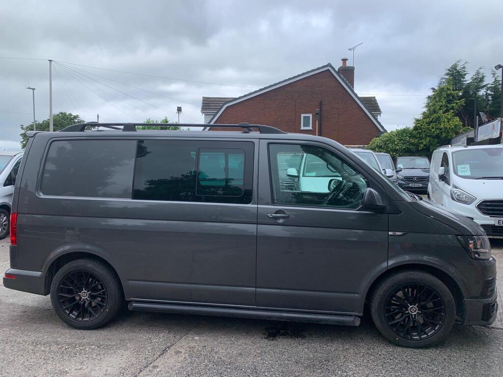 Volkswagen Transporter Combi Van 2.0 TDI T32 Highline Kombi FWD SWB Euro 6 (s/s) 5dr
