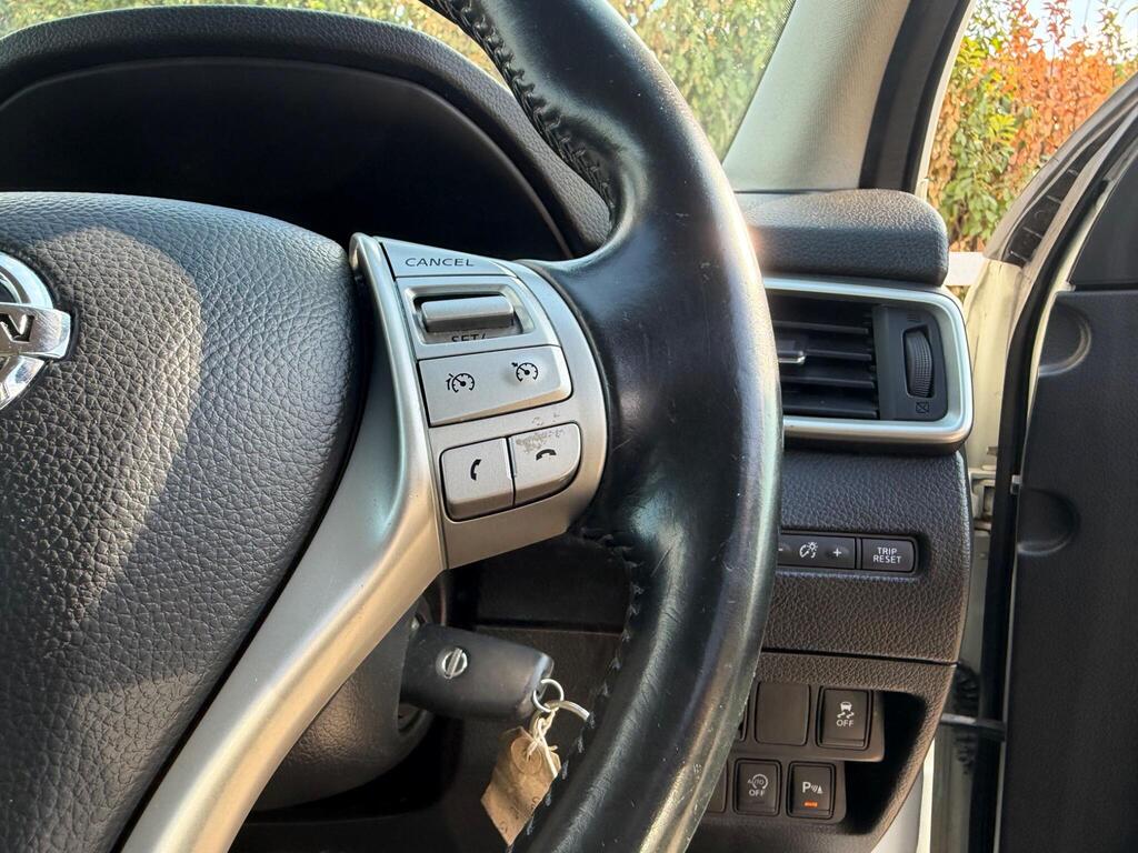 2014 Nissan Qashqai thumbnail 32
