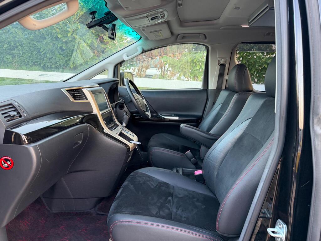 2013 Toyota Vellfire thumbnail 48