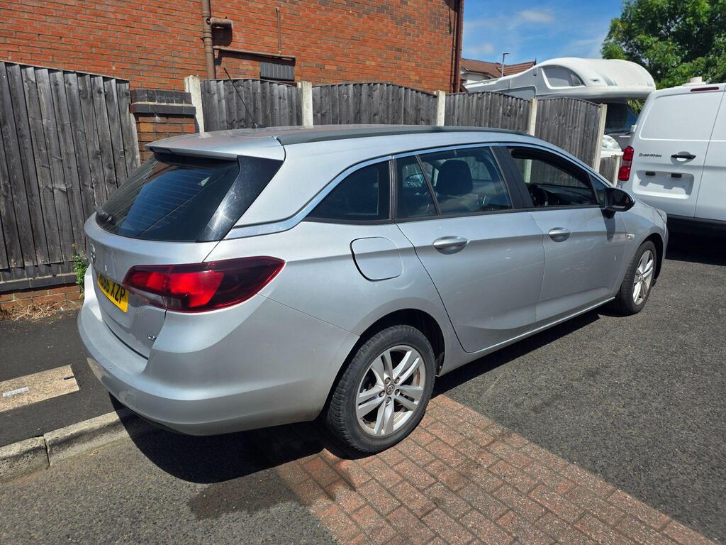 Vauxhall Astra Estate 1.6 CDTi ecoFLEX Design Sports Tourer Euro 6 (s/s) 5dr