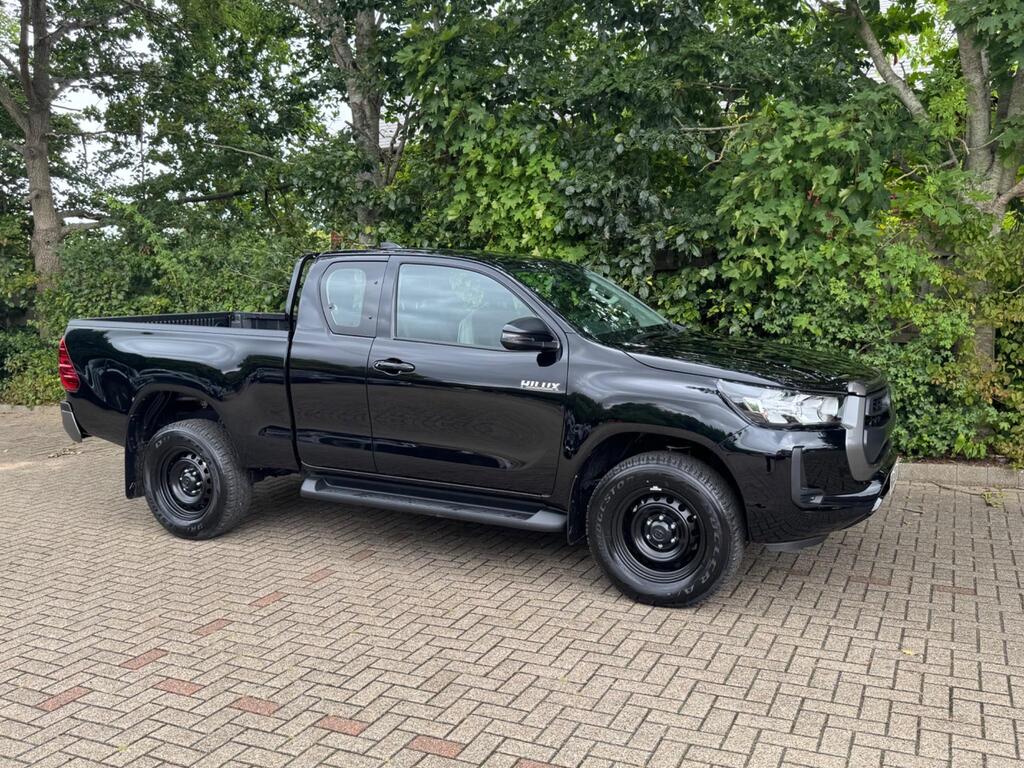 Used Toyota Hilux Pickup 2.8d Active Extra Cab Pickup Euro 6 (S/s) 4dr ...