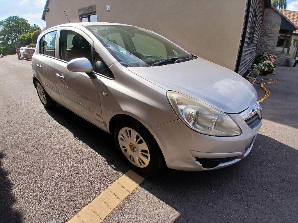 Vauxhall Corsa Hatchback 1.2i 16v Club 5dr