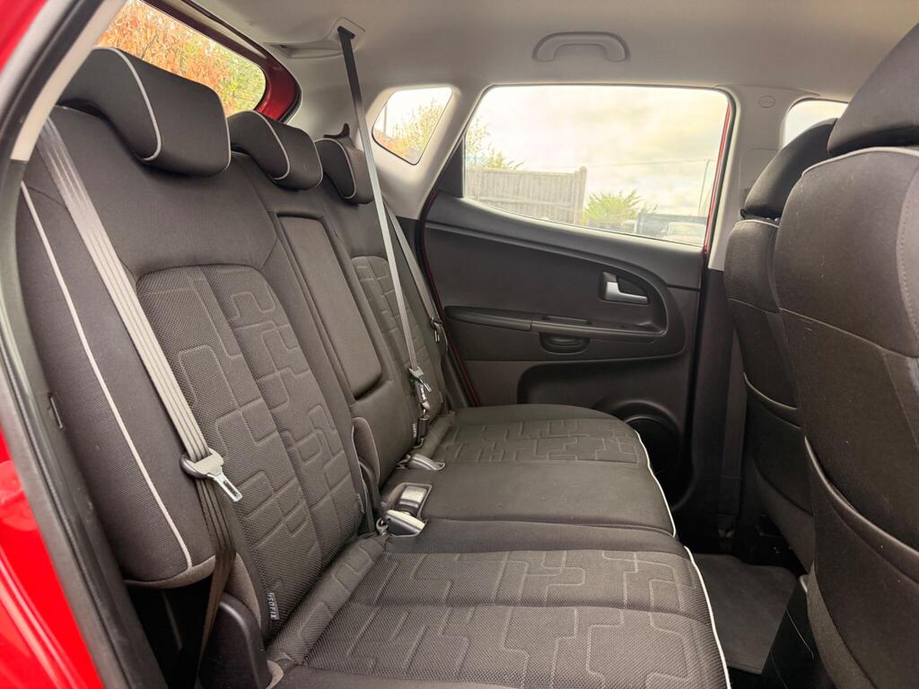 2012 Kia Venga thumbnail 22