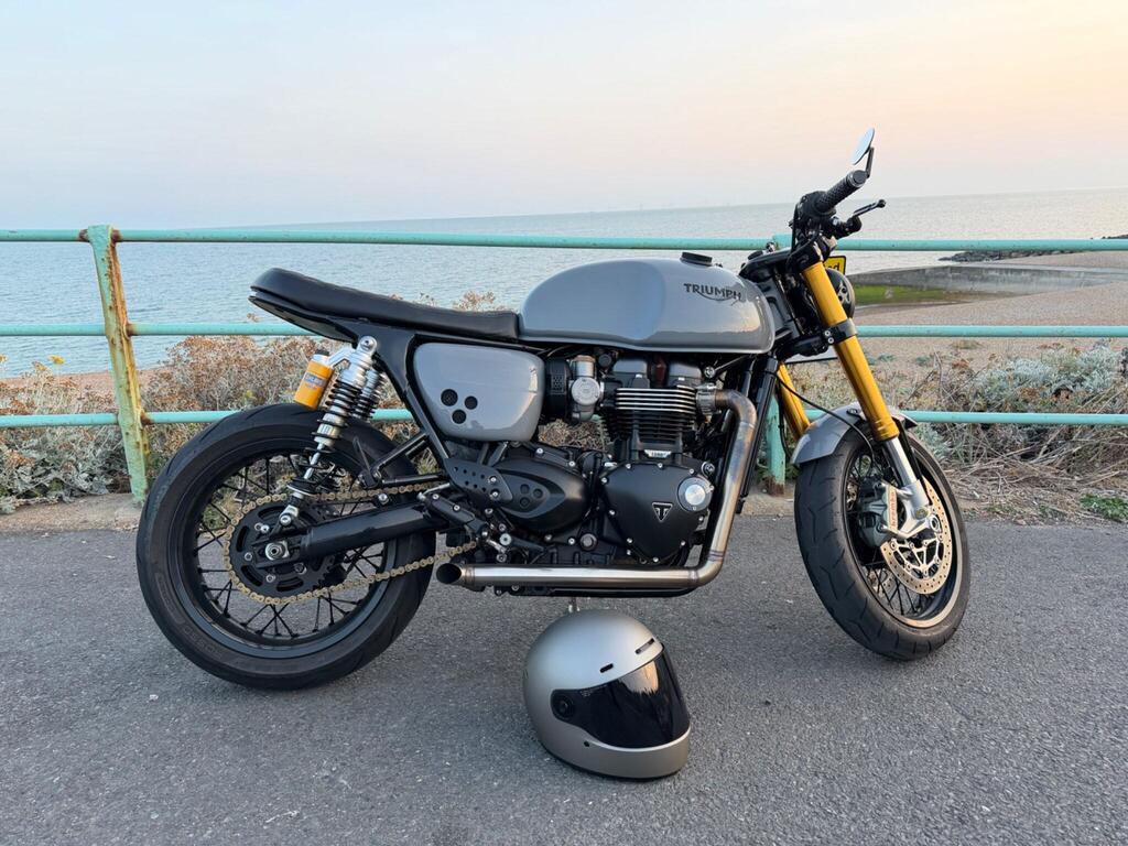 Triumph Thruxton 1200 R