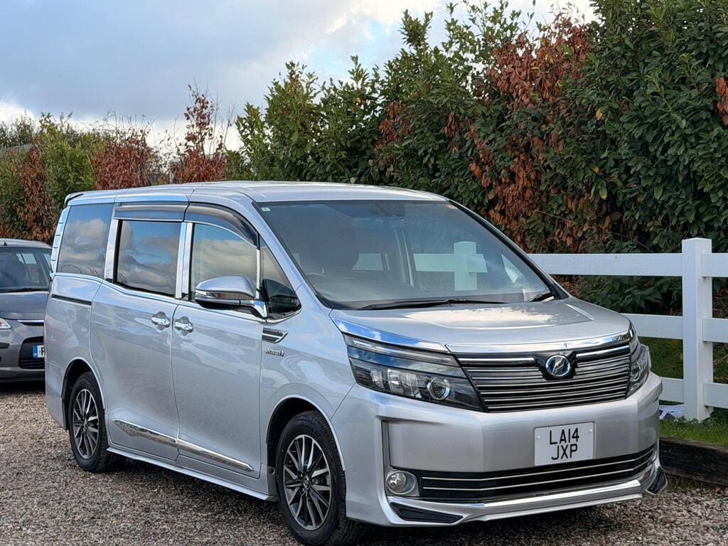 2014 Toyota Voxy thumbnail 7