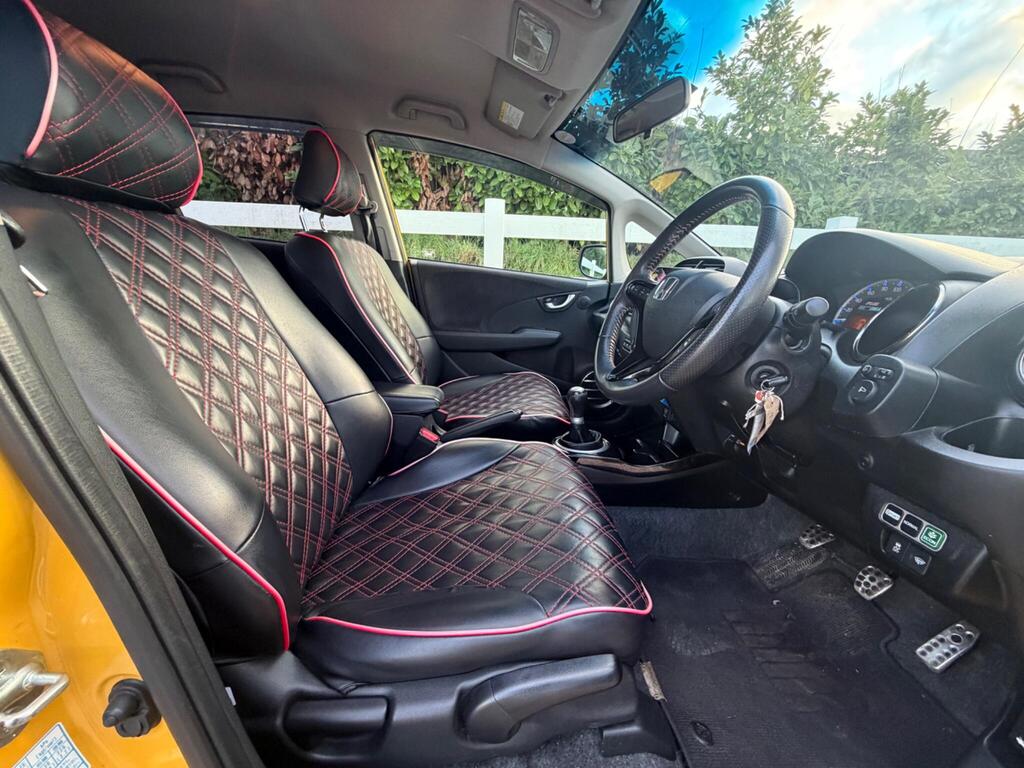 2012 Honda Fit thumbnail 18