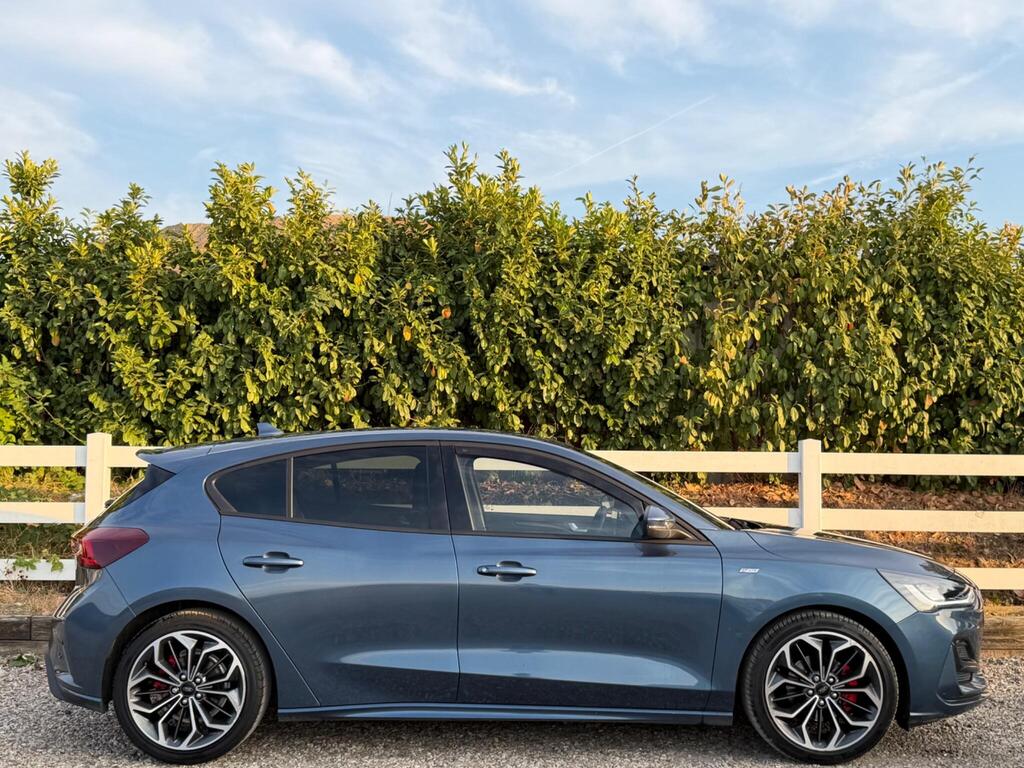 2024 Ford Focus thumbnail 12