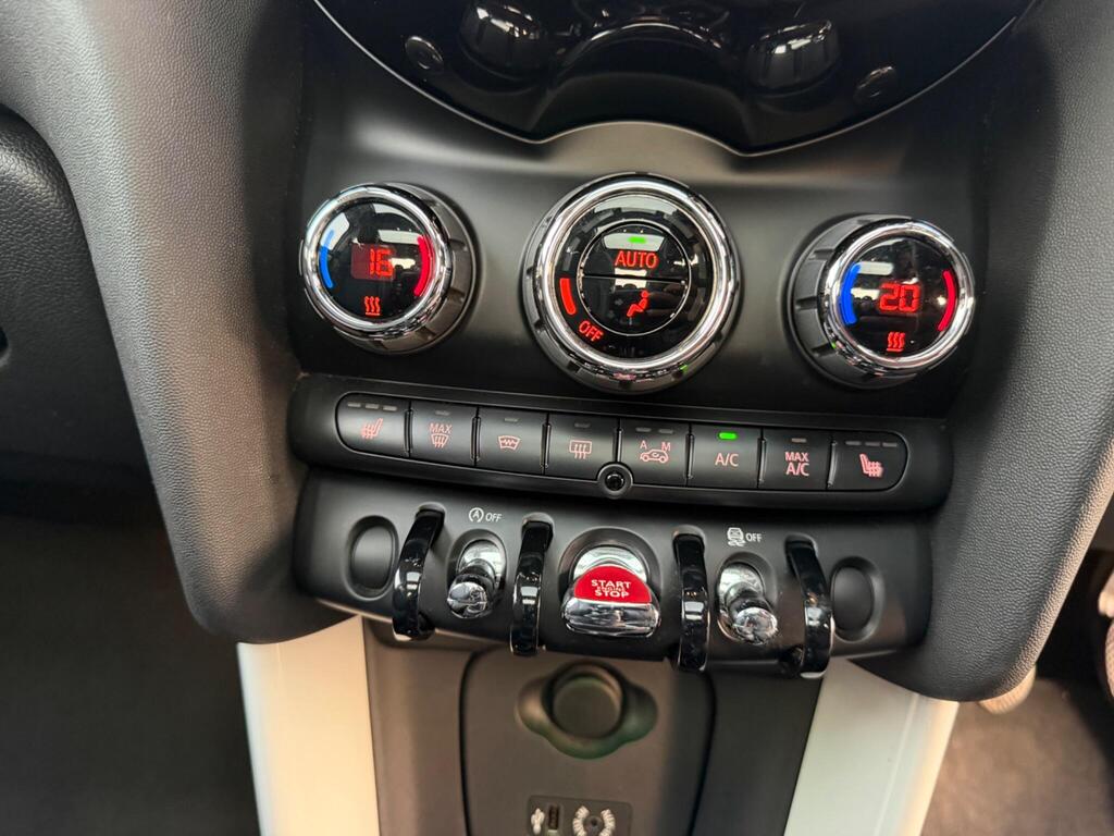 2015 MINI Hatch thumbnail 26