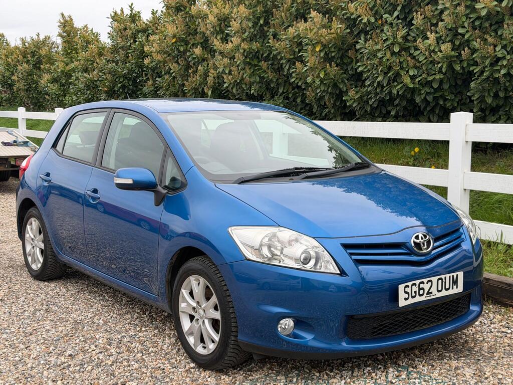 2012 Toyota Auris thumbnail 7
