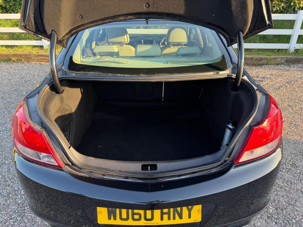2010 Vauxhall Insignia thumbnail 31