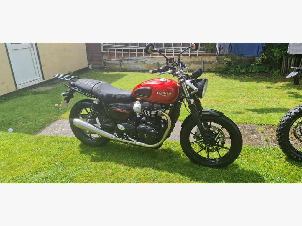 Triumph Street Twin