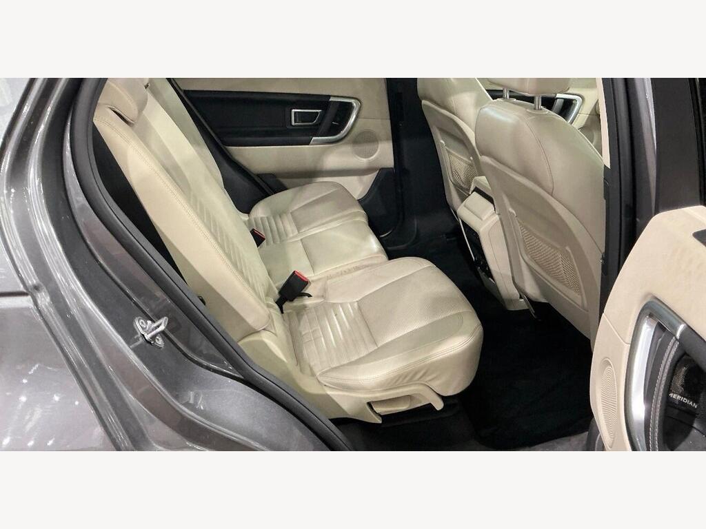 2017 Land Rover Discovery Sport thumbnail 8