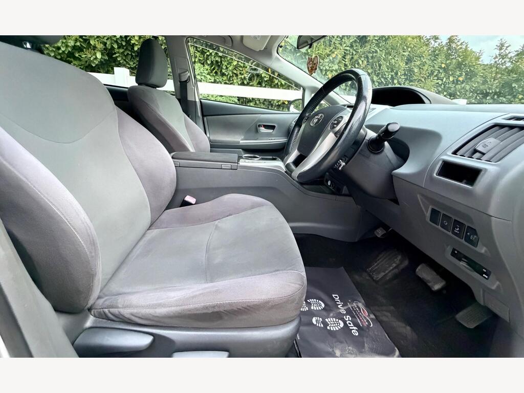 2013 Toyota Prius+ thumbnail 16