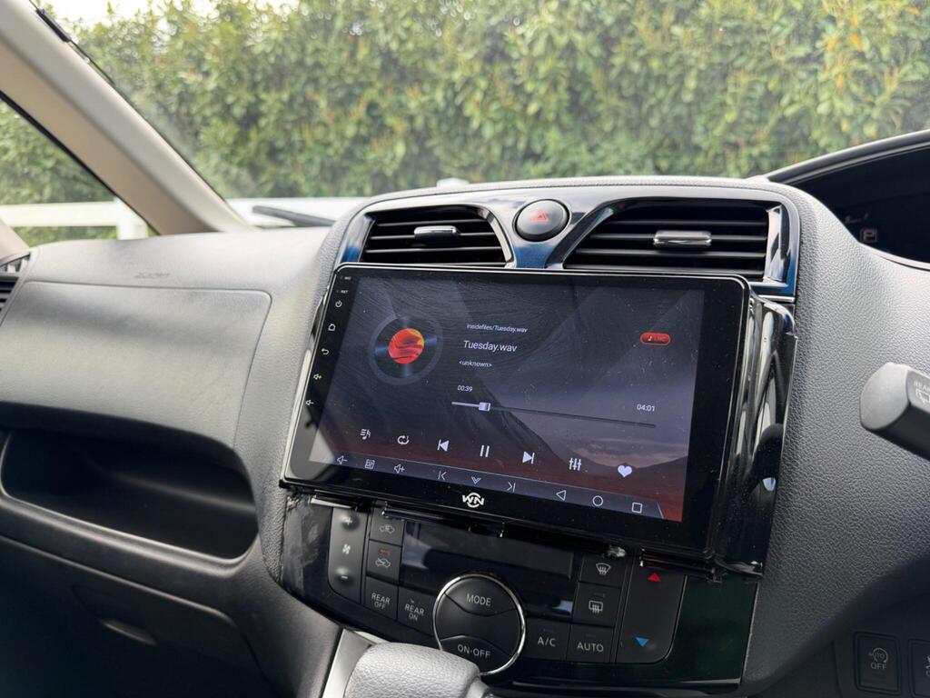 2014 Nissan Serena thumbnail 33
