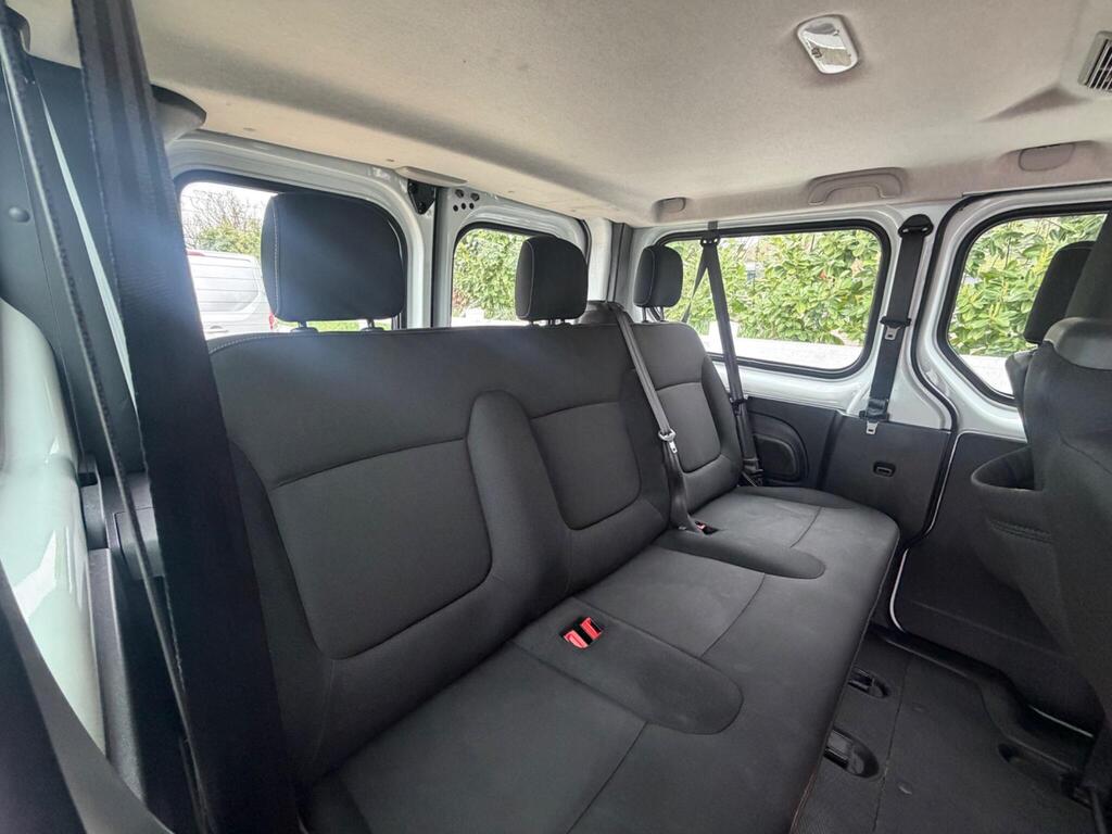 2019 Renault Trafic thumbnail 33