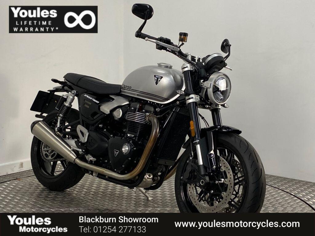 Triumph Speed Twin 1200