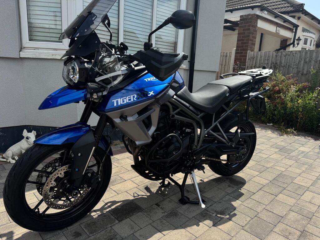 Triumph Tiger 800