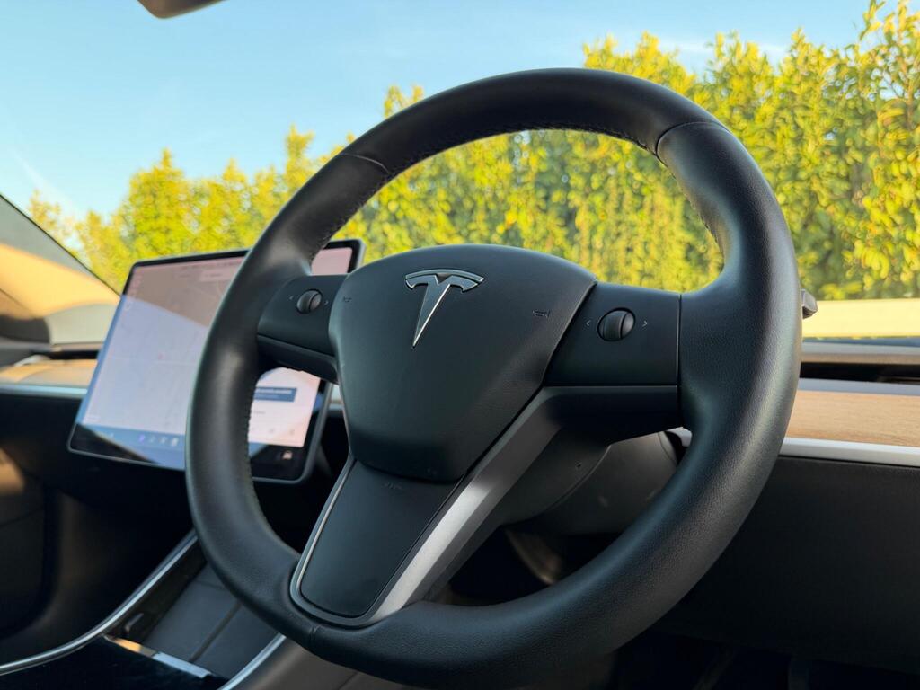 2020 Tesla Model 3 thumbnail 25