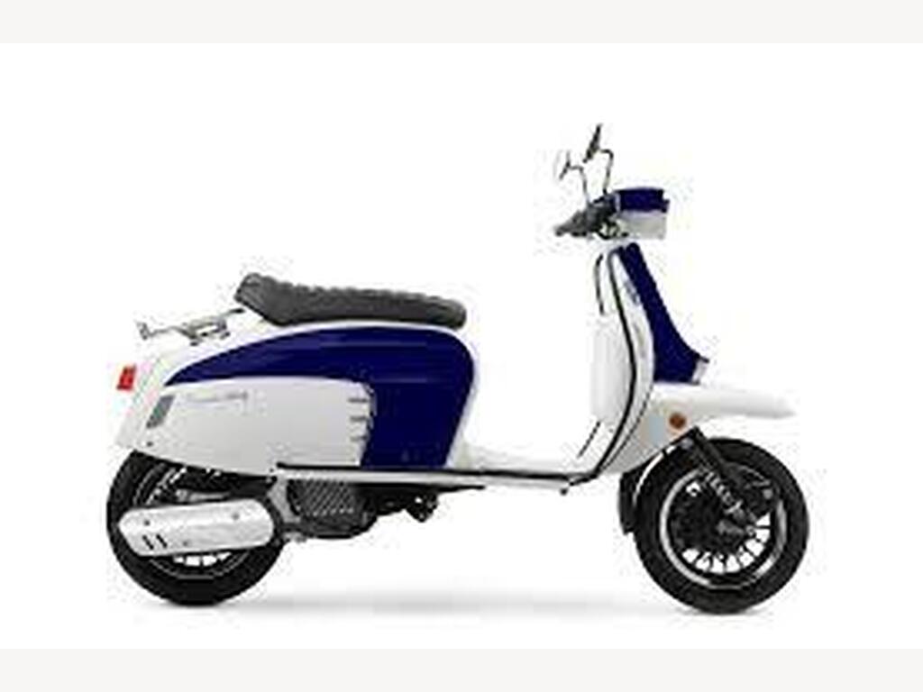 Royal Alloy GT1 125 LC Scooter