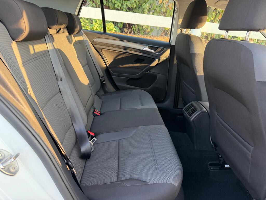 2018 Volkswagen Golf thumbnail 25