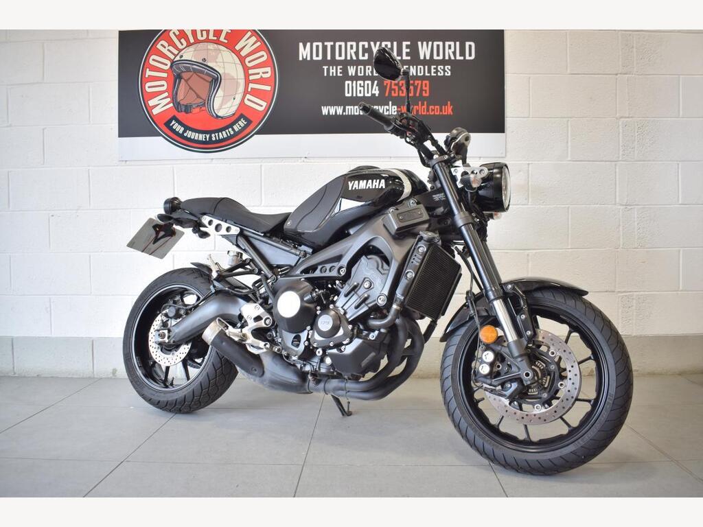 Yamaha XSR900