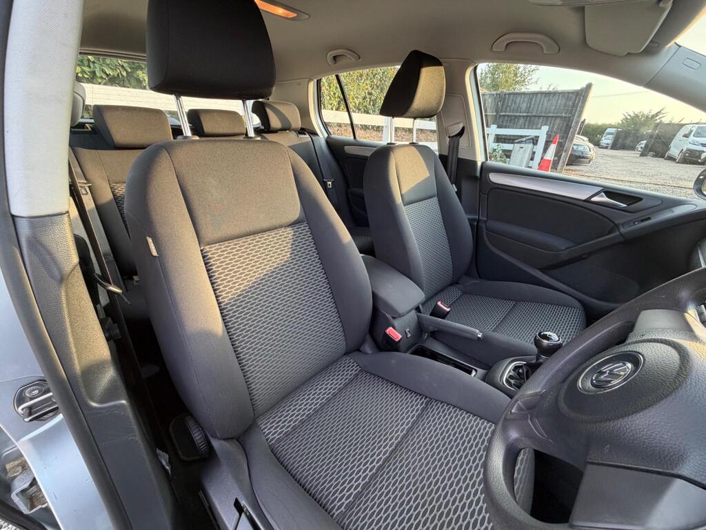 2011 Volkswagen Golf thumbnail 15