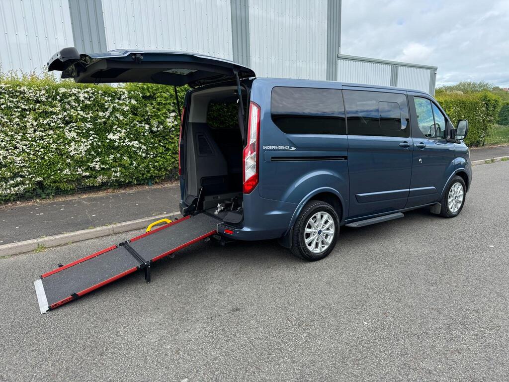 Ford Tourneo Custom Minibus 2.0 320 EcoBlue Titanium L1 Euro 6 (s/s) 5dr