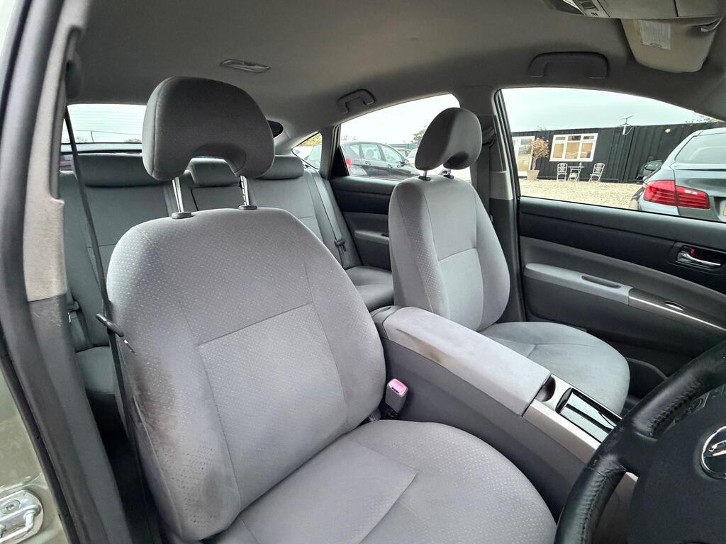 Toyota Prius 1.5 T Spirit CVT 5dr thumbnail 24