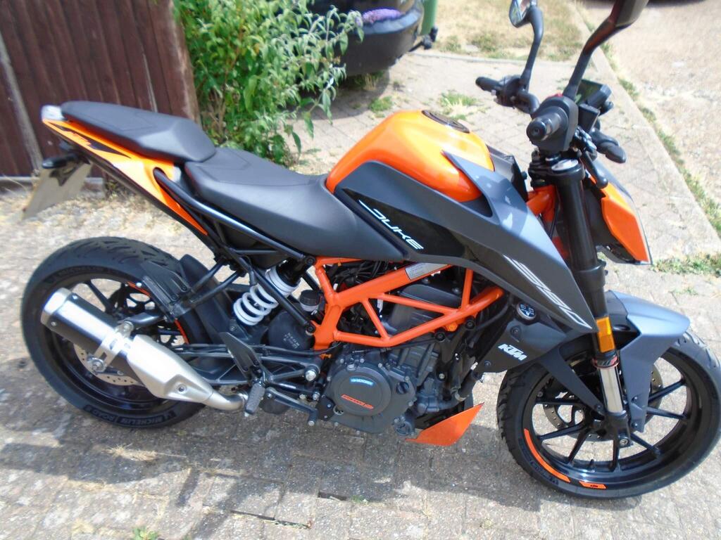 KTM 390 Duke