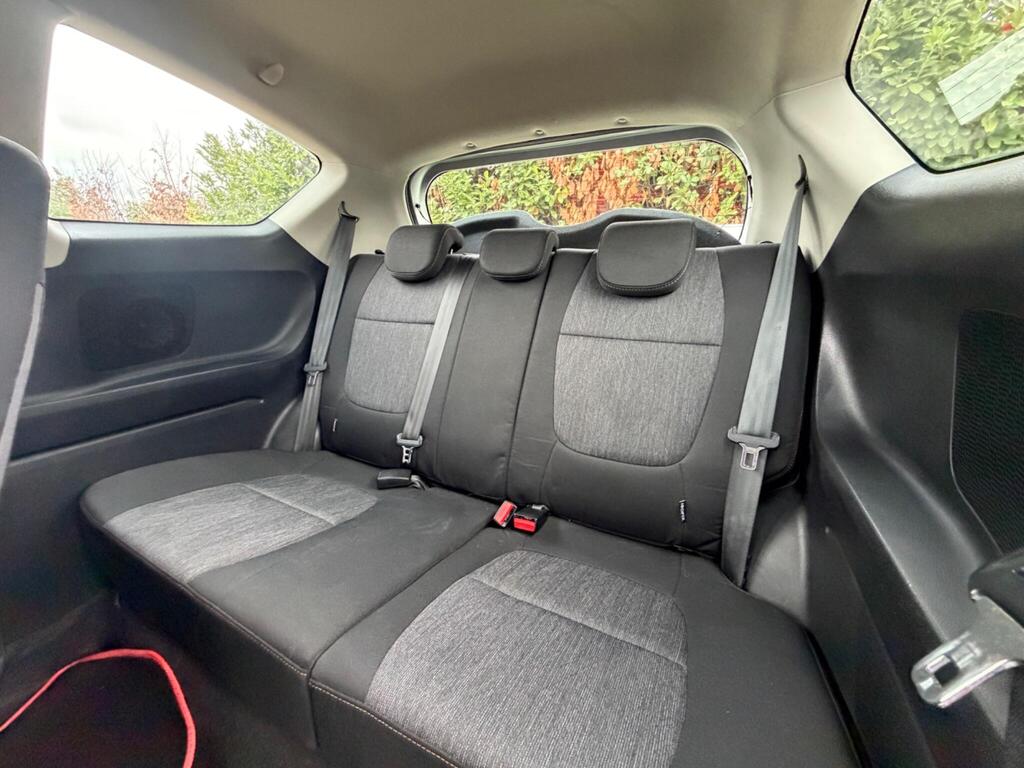 2012 Kia Picanto thumbnail 36