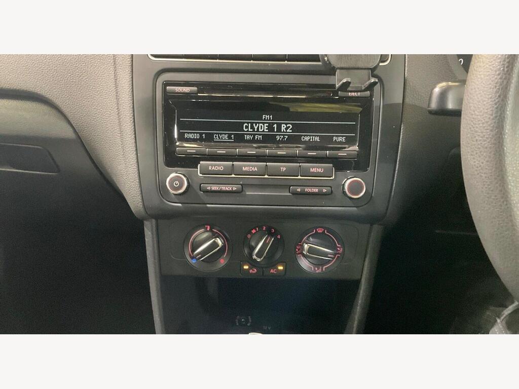 2012 Volkswagen Polo thumbnail 5