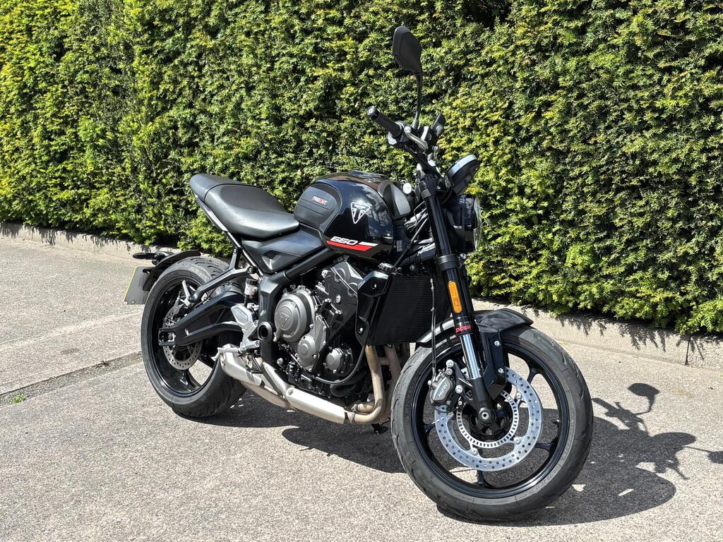 Triumph Trident 660