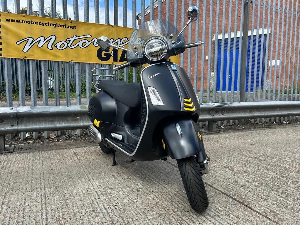 Piaggio Vespa GTS 125