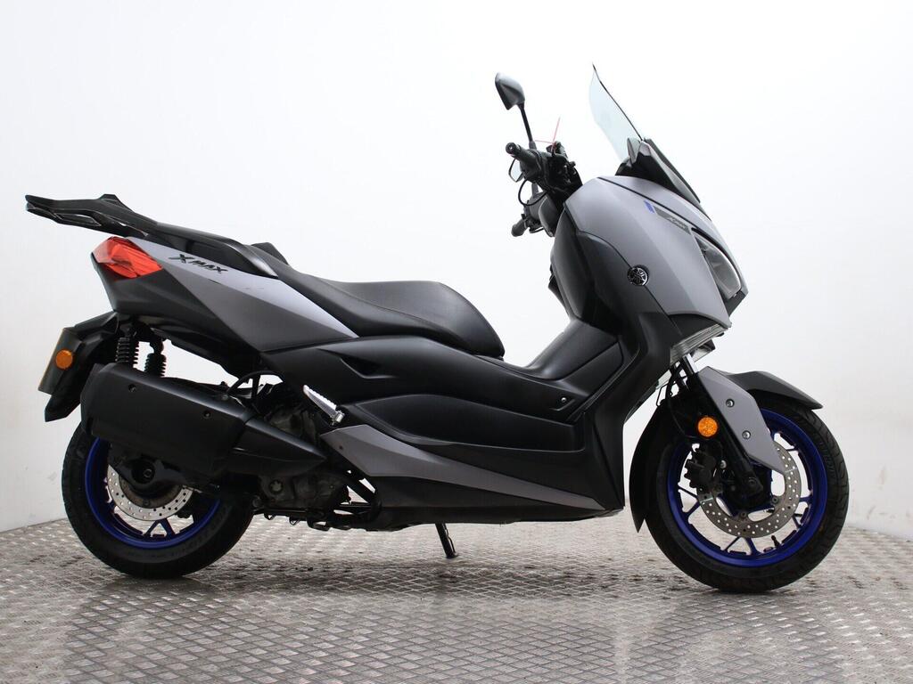 Yamaha XMAX 300