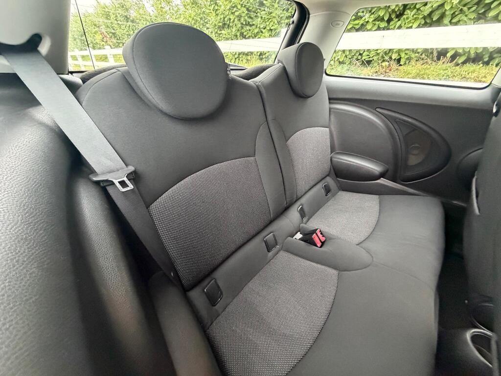 2007 MINI Hatch thumbnail 23