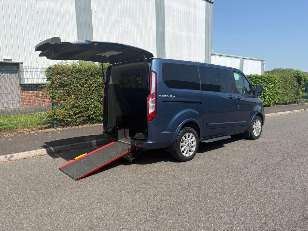 Ford Tourneo Custom Minibus 2.0 320 EcoBlue Titanium Auto L1 Euro 6 (s/s) 5dr