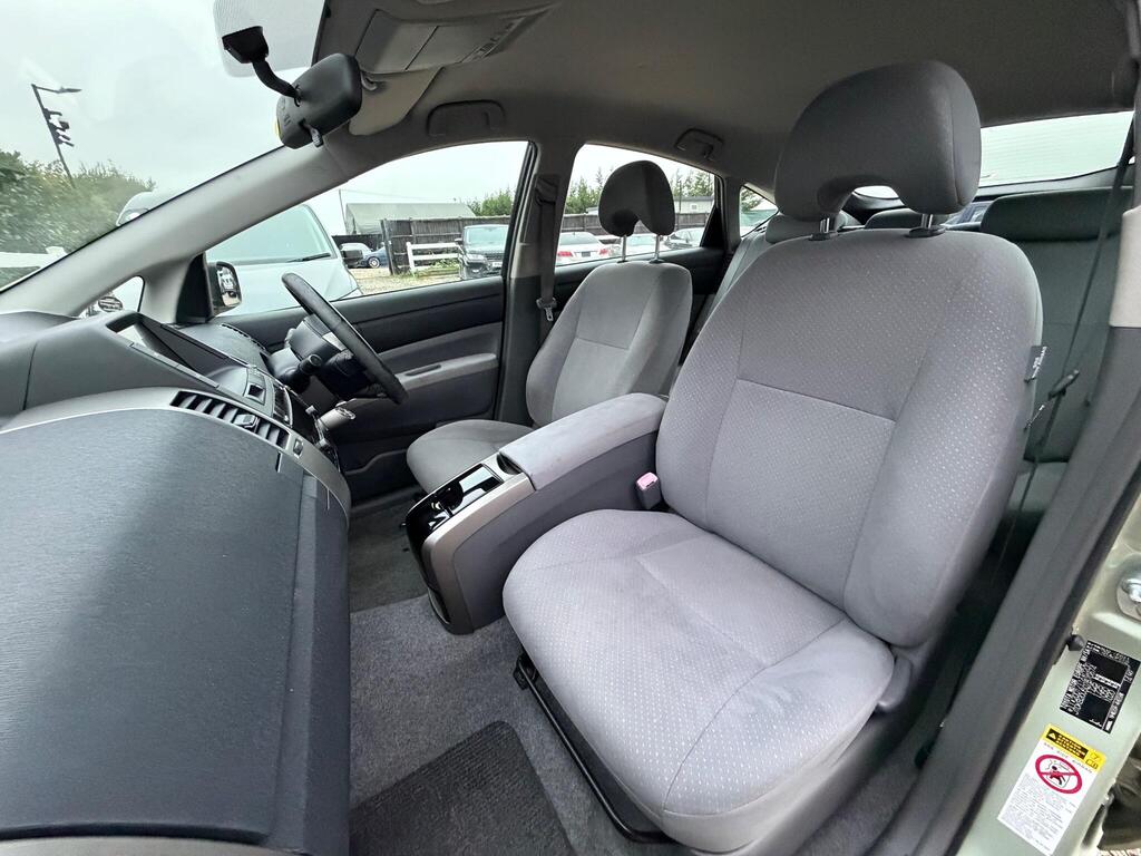 Toyota Prius 1.5 T Spirit CVT 5dr thumbnail 13