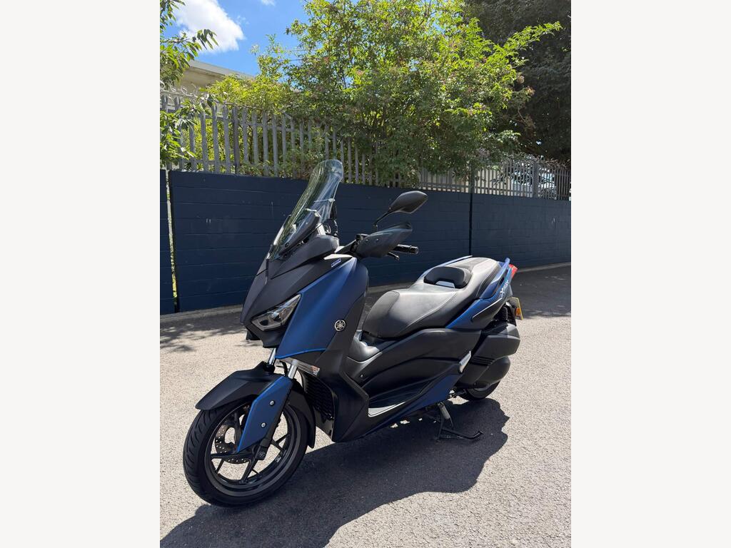 Yamaha XMAX 300