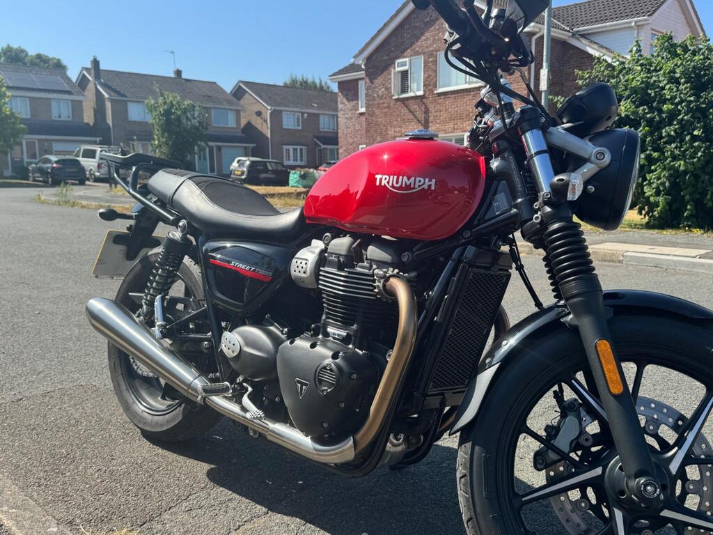 Triumph Street Twin