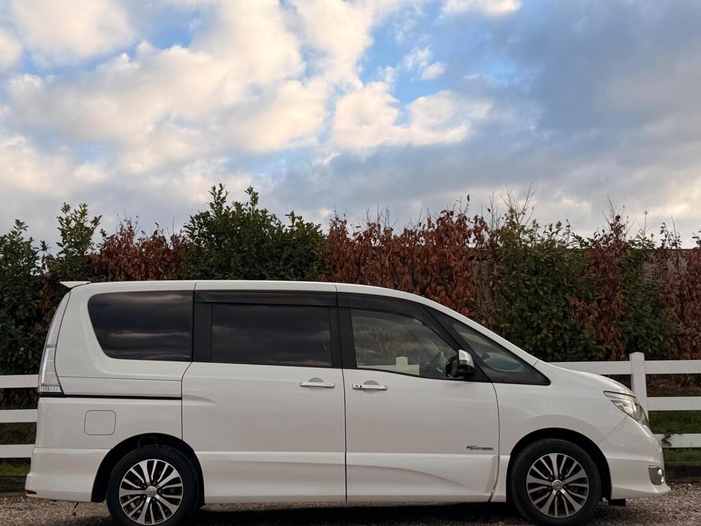 2014 Nissan Serena thumbnail 18