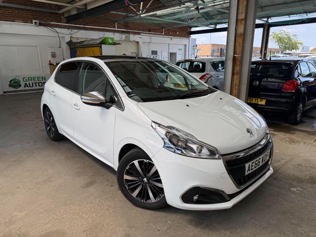 Peugeot 208 Hatchback 1.2 PureTech Allure Premium Euro 6 5dr