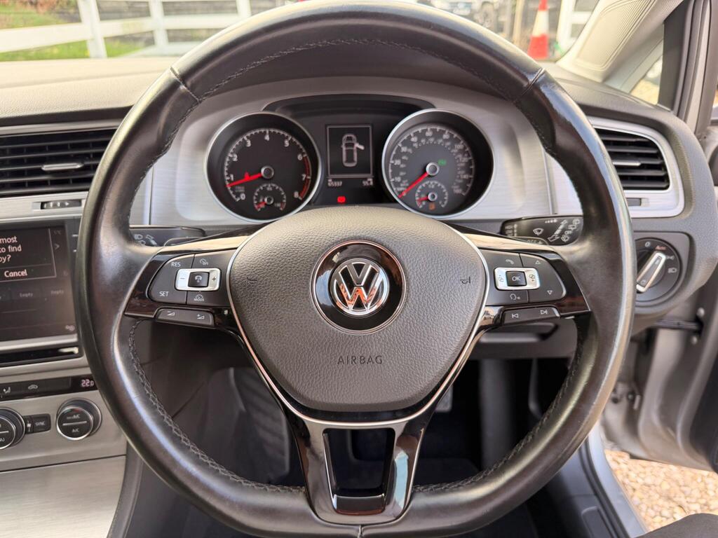 2015 Volkswagen Golf thumbnail 57