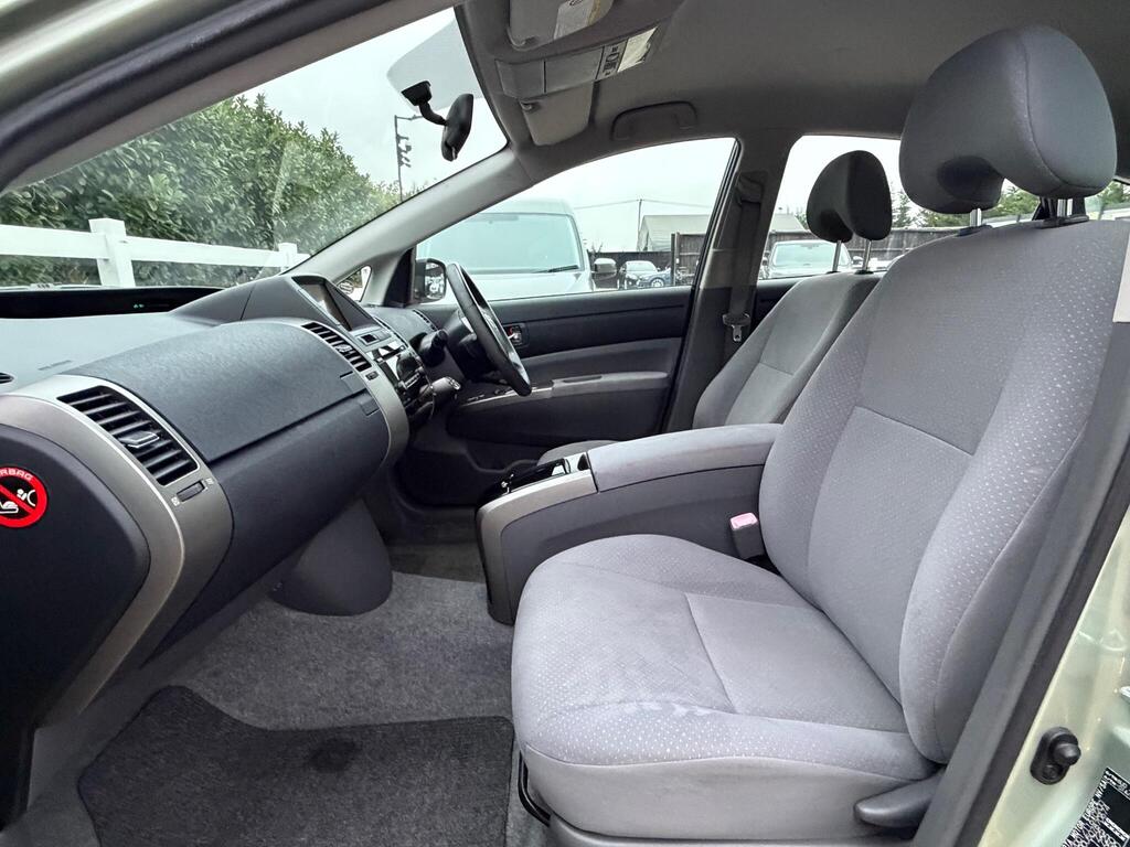 Toyota Prius 1.5 T Spirit CVT 5dr thumbnail 14